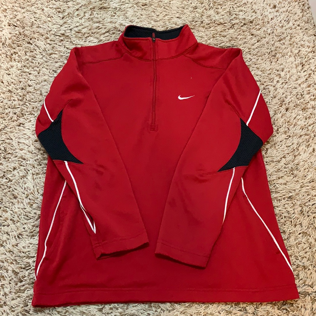 Nikepull Over